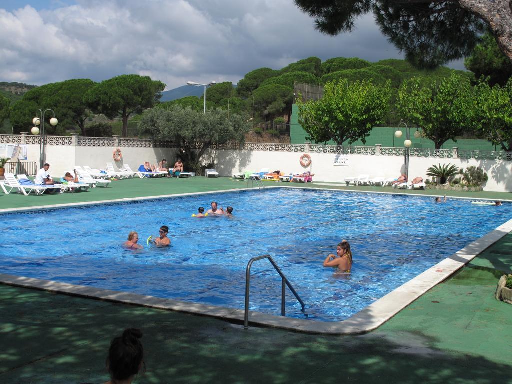 Camping Roca Grossa Calella Exterior foto