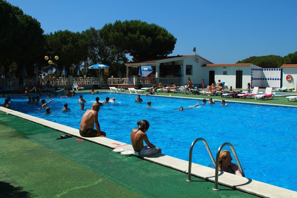 Camping Roca Grossa Calella Exterior foto