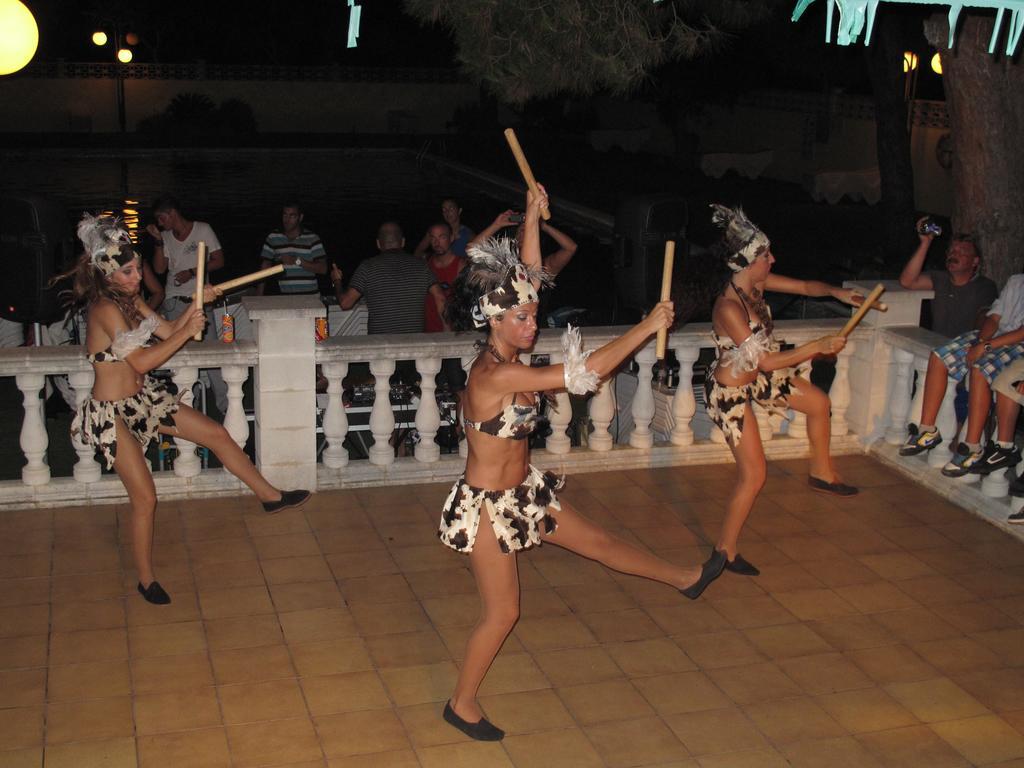 Camping Roca Grossa Calella Exterior foto